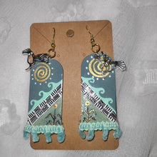 Load image into Gallery viewer, Sacred land earrings