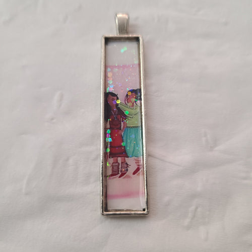 Little sis & big sis pendant