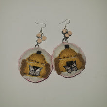 Load image into Gallery viewer, HeartFelt home earrings